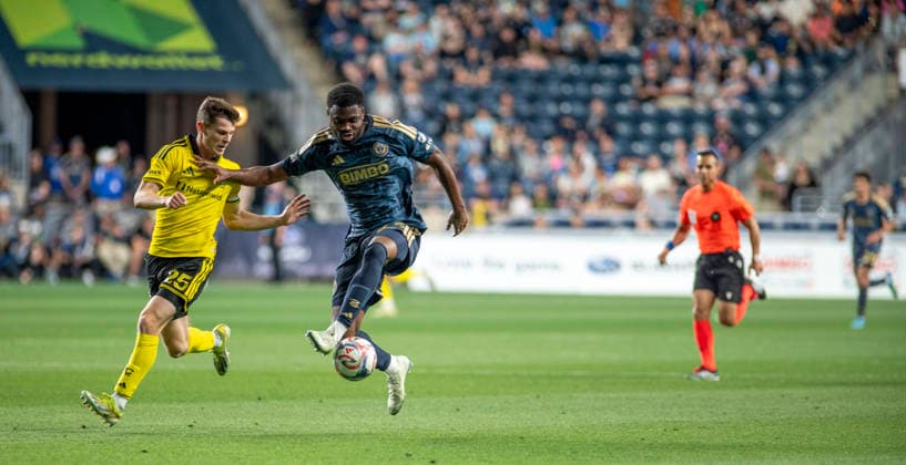 May 16, 2026, Philadelphia, Pennsylvania, United States: Columbus CrewÃ¢â‚¬â ¢s SEAN ZAWADZKI (25) in action against the Philadelphia UnionÃ¢â‚¬â ¢s EZEKIEL ALLADOH (23) during the match at Subaru Park in Chester PA Soccer 2026: Union 1-1 Columbus Crew  - ZUMArf1_ 20260516_zaf_rf1_014 Copyright: xRickyxFitchettx