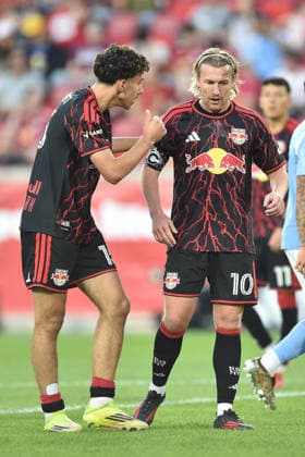 May 16, 2026, Harrison, New Jersey, USA: New York Red Bulls midfielder ADRI MEHMETI (15) and New York Red Bulls midfielder EMIL FORSBERG (10) in action at Sports Illustrated Stadium in Harrison New Jersey New York City FC draws with New York Red Bulls 1 to 1 MLS, Fussball Herren, USA 2026 - New York City FC 1:1 New York Red Bulls  - ZUMAa301 20260516_aaf_a301_003 Copyright: xBrooksxVonxArxx
