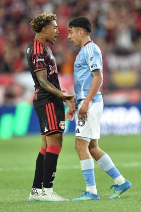 May 16, 2026, Harrison, New Jersey, USA: New York Red Bulls midfielder ADRI MEHMETI (15) and NYCFC forward AGUSTIN OJEDA (26) in action at Sports Illustrated Stadium in Harrison New Jersey New York City FC draws with New York Red Bulls 1 to 1 MLS, Fussball Herren, USA 2026 - New York City FC 1:1 New York Red Bulls  - ZUMAa301 20260516_aaf_a301_005 Copyright: xBrooksxVonxArxx