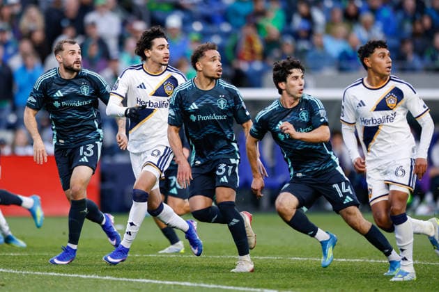 SEATTLE, WA - MAY 16: Players run on the field during a game between the Los Angeles Galaxy and Seattle Sounders on May 16, 2026 at Lumen Field in Seattle, Washington. (Photo by Henry Rodenburg Icon Sportswire) SOCCER: MAY 16 MLS, Fussball Herren, USA Seattle Sounders FC vs LA Galaxy EDITORIAL USE ONLY Icon26051609
