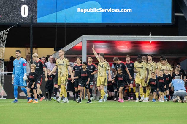 May 16, 2026, Washington, District Of Columbia, United States: Players from St. Louis City SC and D.C. United walk onto the field before an MLS, Fussball Herren, USA match at Audi Field. DC United Vs St. Louis CITY SC  - ZUMAk206 20260516_znp_k206_021 Copyright: xMattxKaminskyx