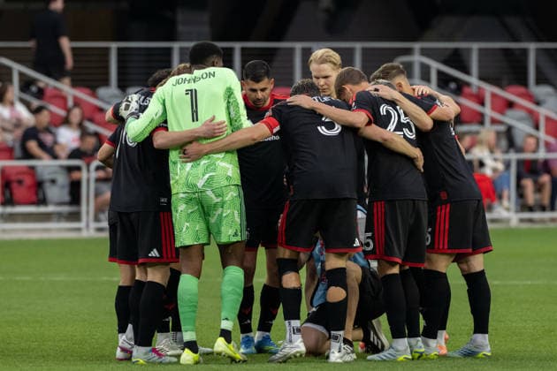 May 16, 2026, Washington, District Of Columbia, United States: Players from D.C. United gather before kickoff of an MLS, Fussball Herren, USA match against St. Louis City SC at Audi Field. DC United Vs St. Louis CITY SC  - ZUMAk206 20260516_znp_k206_024 Copyright: xMattxKaminskyx