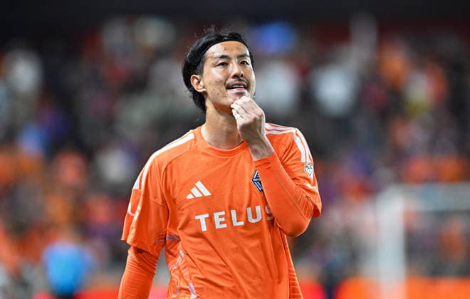May 16, 2026: Yohei Takaoka walks off the field after receiving a red card during the second half of a MLS, Fussball Herren, USA game against the Houston Dynamo at Shell Energy Stadium in Houston, TX. Austin McAfee CSM Houston USA - ZUMAc04_ 20260516_zma_c04_045 Copyright: xAustinxMcafeex