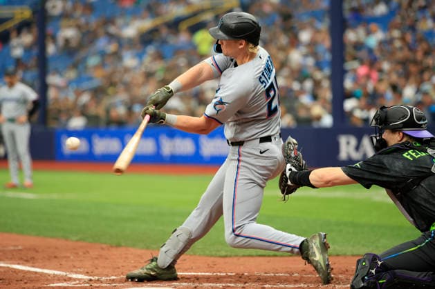 May 16, 2026, St. Petersburg, Florida, USA: Miami Marlins left fielder Kyle Stowers (28) fouls off a pitch during an MLB, Baseball Herren, USA game against the Tampa Bay Rays on May 16, 2026 at Tropicana Field. The Marlins beat the Rays 10-5 in 10 innings. MLB 2026: Rays 5:10 Marlins  - ZUMAh180 20260516_zsp_h180_060 Copyright: xKimxHukarix