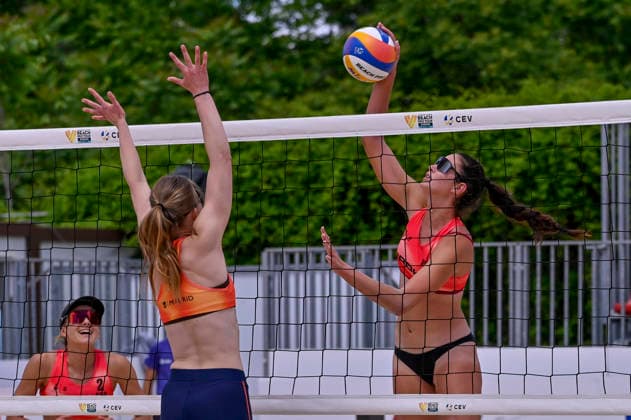 May 17, 2026, Madrid, Madrid, Spain: SOFIA IZUZQUIZA CORULLA of Spain and TRIJNTJE VEERBEEK of Belgium during the men s preliminary round match (Pool A) between the German national team, Nationalteam and the Spanish national team, held at the Beach Pro Tour Futures Madrid 2026 at the Parque Deportivo Puerta de Hierro on May 15, 2026, in Madrid, Spain. Beach Pro Tour Futures Madrid 2026 (Men s) - 15.08.26  - ZUMAc312 20260517_zsp_c312_026 Copyright: xOscarxManuelxSanchezx