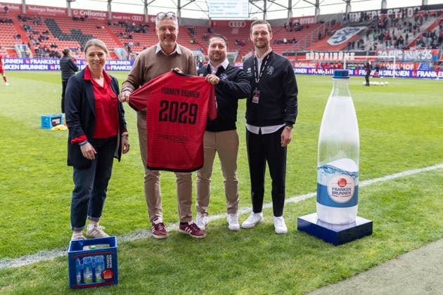 3. Liga; FC Ingolstadt 04 - SV Waldhof Mannheim; Sponsor Frankenbrunnen bis 2029 mit Florian Günzler (FCI Geschäftsführer Finanz und Orga) und Julian Braun (FCI Teamleiter Marketing) 3. Liga - FC Ingolstadt 04 Saison 2025 2026 SV Waldhof Mannheim;
