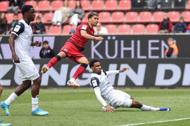 3. Liga; FC Ingolstadt 04 - SV Waldhof Mannheim; Yann Sturm (7, FCI) Schuß Tor Jubel Treffer Sietan Janne (22 SVWM) Ba Sanoussy (25 SVWM) 3. Liga - FC Ingolstadt 04 Saison 2025 2026 SV Waldhof Mannheim;