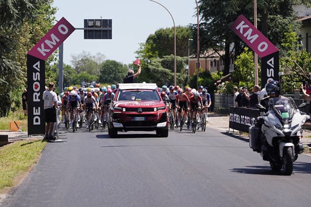 Start of the race during Stage 9 of the Giro d™Italia from Cervia to Corno alle Scale, Italy, Sunday May 17, 2026.  Copyright: xMarcoxAlpozzi LaPressex