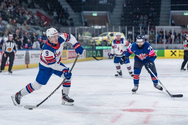 17 05 2026, Zurich, Swiss Life Arena, Ice hockey, Eishockey World Championships: Great Britain - USA, 9 Ryan Leonard (United States) Zurich Swiss Life Arena Zurich Switzerland Copyright: xJustPictures.ch StefanxEmchx jp-de-StEm-DSC0088520260517