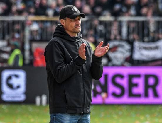Trainer Alexander Blessin ( Pauli ) Deutschland , Hamburg , Millerntorstadion , Fussball , 1. Bundesliga , FC St Pauli - VFL Wolfsburg
