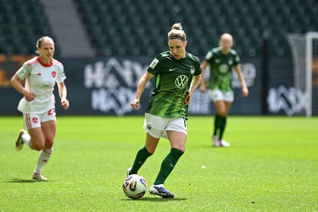 Fußball I Frauen I Saison 2025-2026 I Bundesliga I 26. Spieltag I VfL Wolfsburg - 1. FC Nürnberg I 17.05.2026 Svenja Huth (10, VfL Wolfsburg) spielt den Ball Freisteller, Nahaufnahme, Porträt, Portrait, Einzelfoto, Einzelbild, Körper Wolfsburg Volkswagen Arena Niedersachsen Deutschland Copyright: xLobeca InesxHähnelx