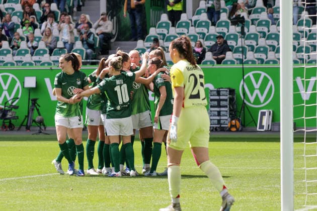 17.05.2026, xgrfx, Fussball Google Pixel Frauen-Bundesliga, VfL Wolfsburg - 1.FC Nürnberg v.l. Tor, Alexandra Popp zum 1:0 (VfL Wolfsburg) (DFL DFB REGULATIONS PROHIBIT ANY USE OF PHOTOGRAPHS as IMAGE SEQUENCES and or QUASI-VIDEO) Wolfsburg