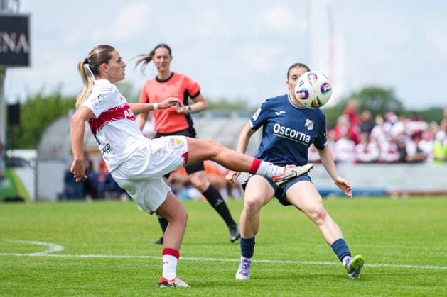 2. Frauen Bundesliga: SC Sand vs. VfB Stuttgart, 17.05.2026 Zweikampf zwischen Dafina Redzepi (VfB Stuttgart, 7) und Kim Schneider (SC Sand, 8) 2. Frauen Bundesliga: SC Sand vs. VfB Stuttgart, Adams Arena SC Sand, 17.05.2026 DFB DFL REGULATIONS PROHIBIT ANY USE OF PHOTOGRAPHS AS IMAGE SEQUENCES AND OR QUASI-VIDEO. Copyright: xBEAUTIFULxSPORTS Boscox