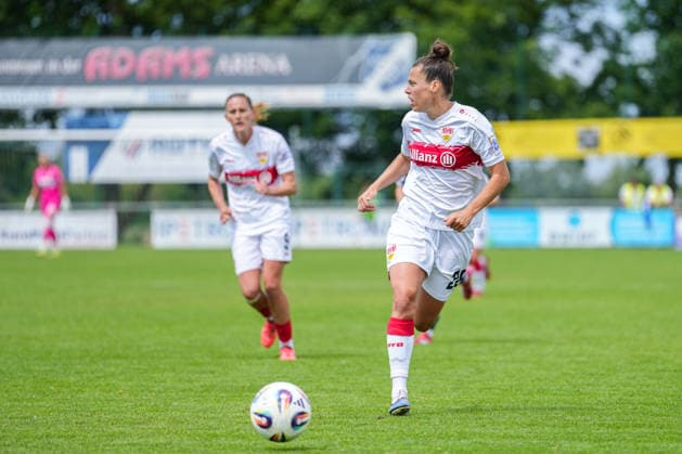 2. Frauen Bundesliga: SC Sand vs. VfB Stuttgart, 17.05.2026 Nicole Billa (VfB Stuttgart, 26) am Ball 2. Frauen Bundesliga: SC Sand vs. VfB Stuttgart, Adams Arena SC Sand, 17.05.2026 DFB DFL REGULATIONS PROHIBIT ANY USE OF PHOTOGRAPHS AS IMAGE SEQUENCES AND OR QUASI-VIDEO. Copyright: xBEAUTIFULxSPORTS Boscox