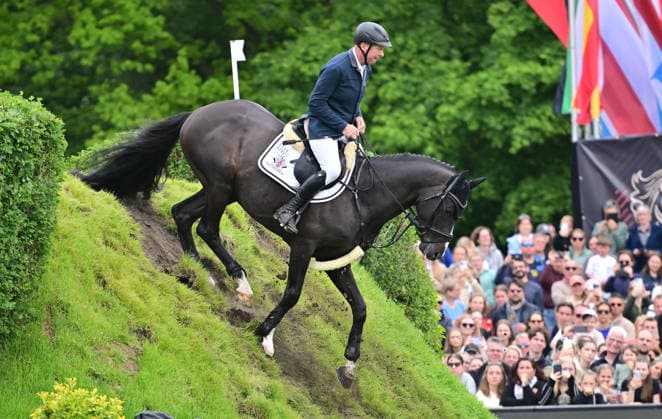 Sport Bilder des Tages GER; Al Shira aa Deutsches Spring- & Dressur Derby Hamburg, Al Shira aa 95. Deutsches Spring-Derby 17.05.2026, GER; Al Shira aa Deutsches Spring- & Dressur Derby Hamburg, PAl Shira aa 95. Deutsches Spring-Derby präsentiert von Melitta CSI4* - Al Shira aa Derby Tour - Finale im Bild Michael Grimm (GER) auf Duplexx am Wall