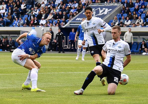 Sport Bilder des Tages 17.05.2026, xhbx, Fussball 2.Bundesliga, SV Darmstadt 98 - SC Paderborn 07 v.l. Isac Lidberg (SV Darmstadt 98), Tjark Scheller (SC Paderborn 07) (DFL DFB REGULATIONS PROHIBIT ANY USE OF PHOTOGRAPHS as IMAGE SEQUENCES and or QUASI-VIDEO) Darmstadt