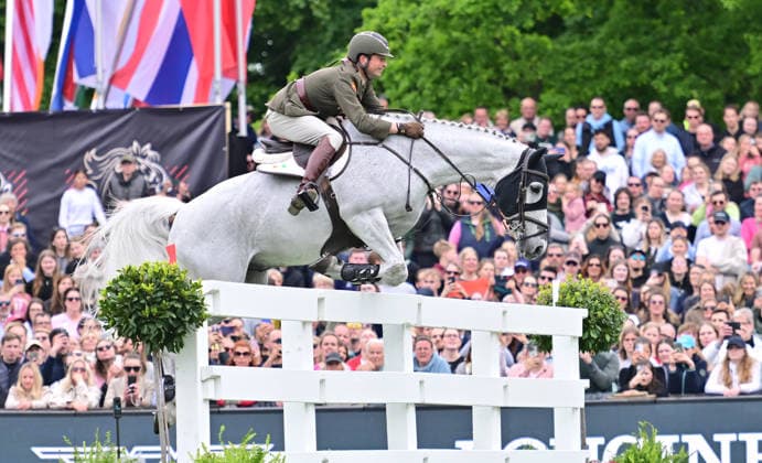 GER; Al Shira aa Deutsches Spring- & Dressur Derby Hamburg, Al Shira aa 95. Deutsches Spring-Derby 17.05.2026, GER; Al Shira aa Deutsches Spring- & Dressur Derby Hamburg, PAl Shira aa 95. Deutsches Spring-Derby präsentiert von Melitta CSI4* - Al Shira aa Derby Tour - Finale im Bild Commandant Geof Currran auf Hawthornhill