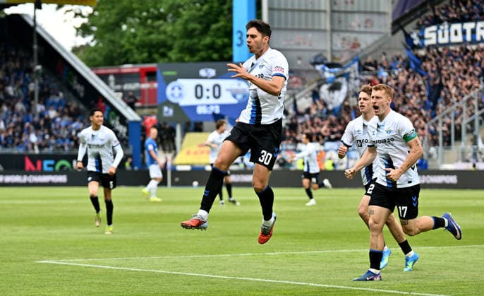 17.05.2026, xfux, Fussball 2.Bundesliga, SV Darmstadt 98 - SC Paderborn 07 v.l. Torschuetze Torschütze Stefano Marino (SC Paderborn) Torjubel, Jubel, Goal celebration, celebrate the goal zum 0:1 jubelnd bejubelt jubelt jubeln Jubel, Laurin Curda (SC Paderborn) (DFL DFB REGULATIONS PROHIBIT ANY USE OF PHOTOGRAPHS as IMAGE SEQUENCES and or QUASI-VIDEO) Darmstadt