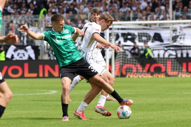 17.05.2026, Fussball, Herren, 2. Bundesliga, Saison 2025 2026, SV 07 Elversberg SC Preußen Münster, Lasse Günther (SV 07 Elversberg), Tobias Raschl (SC Preußen Münster) Elversberg Ursapharm-Arena an der Kaiserlinde Saarland Deutschland (DEU) Copyright: xSebastianxBachx