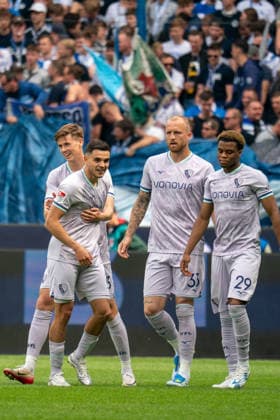 17.05.2026, xdaymx, Fussball 2.Bundesliga, Karlsruher SC - VfL Bochum, Torjubel mit der Mannschaft mit dem Torschützen zum 1:0 von Kjell Wätjen (VfL Bochum) (DFL DFB REGULATIONS PROHIBIT ANY USE OF PHOTOGRAPHS as IMAGE SEQUENCES and or QUASI-VIDEO) Karlsruhe