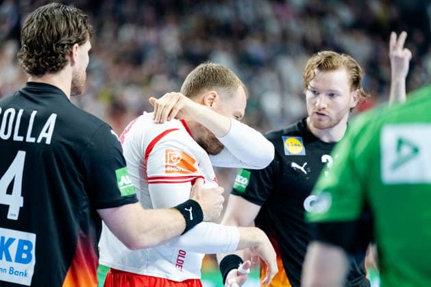 Dortmund 17.05.2026, Handball, Herren, Länderspiel, Deutschland Dänemark Simon Bogetoft Pytlick (Dänemark, 43) nach einem Zweikampf mit Tom Kiesler (Deutschland, 30) und Johannes Golla (Deutschland, 4)