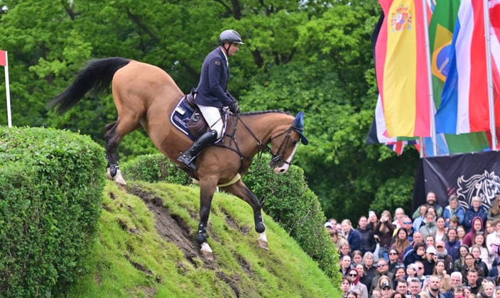 GER; Al Shira aa Deutsches Spring- & Dressur Derby Hamburg, Al Shira aa 95. Deutsches Spring-Derby 17.05.2026, GER; Al Shira aa Deutsches Spring- & Dressur Derby Hamburg, PAl Shira aa 95. Deutsches Spring-Derby präsentiert von Melitta CSI4* - Al Shira aa Derby Tour - Finale im Bild Frederic Tillmann (GER) auf DSP Comanche VL am Wall