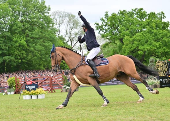 GER; Al Shira aa Deutsches Spring- & Dressur Derby Hamburg, Al Shira aa 95. Deutsches Spring-Derby 17.05.2026, GER; Al Shira aa Deutsches Spring- & Dressur Derby Hamburg, PAl Shira aa 95. Deutsches Spring-Derby präsentiert von Melitta CSI4* - Al Shira aa Derby Tour - Finale im Bild Frederic Tillmann (GER) auf DSP Comanche VL Frederic Tillmann jubelt