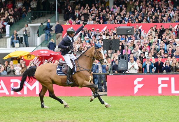 GER; Al Shira aa Deutsches Spring- & Dressur Derby Hamburg, Al Shira aa 95. Deutsches Spring-Derby 17.05.2026, GER; Al Shira aa Deutsches Spring- & Dressur Derby Hamburg, PAl Shira aa 95. Deutsches Spring-Derby präsentiert von Melitta CSI4* - Al Shira aa Derby Tour - Finale im Bild Frederic Tillmann (GER) auf DSP Comanche VL Frederic Tillmann jubelt