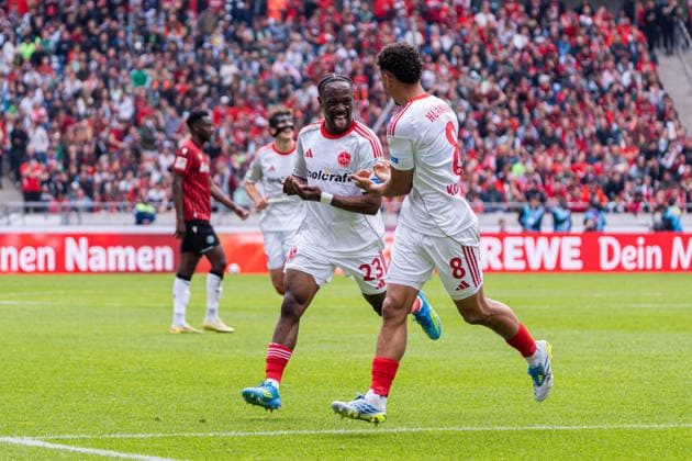 Hannover, Deutschland 17. Mai 2026: 2. BL - 2025 2026 - Sp. 34 - Hannover 96 gegen 1. FC Nürnberg Im Bild: Mohamed Ali Zoma (FCN) jubelt nach seinem Tor zum 0:1 mit Henri Koudossou (FCN) DFL DFB regulations prohibit any use of photographs as image sequences and or quasi-video Heinz von Heiden Arena Niedersachsen Copyright: xFotostandx xKruczynskix