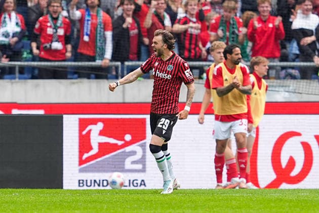 17.05.2026, xydrx, Herren, Fußball, 2.Bundesliga, Hannover 96 - 1.FC Nürnberg, Saison 2025 2026, Heinz von Heiden Arena: Torjubel nach dem Tor zum 1:1 für Hannover 96 durch Torschütze Kolja Oudenne (Hannover 96, 29) DFB regulations prohibit any use of photographs as image sequences and or quasi-video. Copyright: HMBxMedia YannisxDreimann