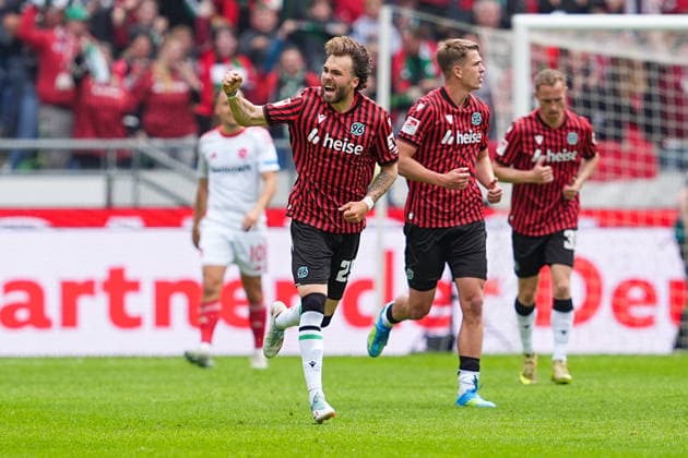 17.05.2026, xydrx, Herren, Fußball, 2.Bundesliga, Hannover 96 - 1.FC Nürnberg, Saison 2025 2026, Heinz von Heiden Arena: Torjubel nach dem Tor zum 1:1 für Hannover 96 durch Torschütze Kolja Oudenne (Hannover 96, 29) DFB regulations prohibit any use of photographs as image sequences and or quasi-video. Copyright: HMBxMedia YannisxDreimann