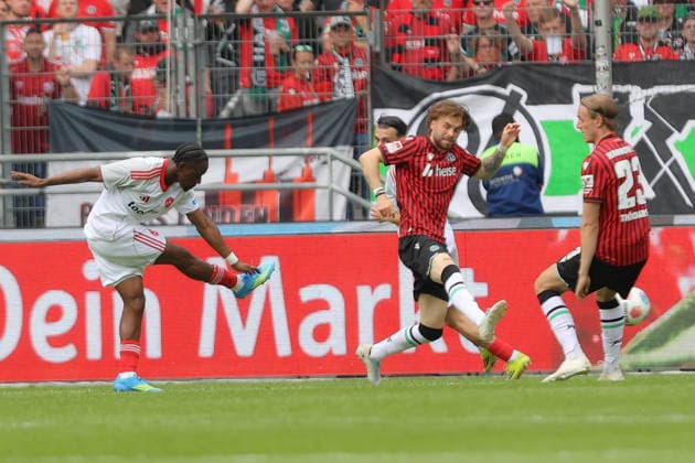 17.05.2026, xtgx, Fussball 2.Bundesliga, Hannover 96 - 1.FC Nürnberg v.l. Mohamed Ali Zoma (1.FC Nuernberg) Torschuetze, erzielt das Tor, Treffer, scores the goal 0:1 (DFL DFB REGULATIONS PROHIBIT ANY USE OF PHOTOGRAPHS as IMAGE SEQUENCES and or QUASI-VIDEO) Hannover