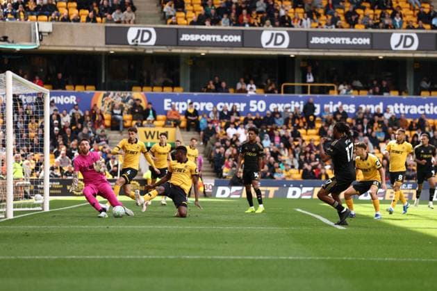 Alex Iwobi of Fulham shot is saved by JosÃ Sa of Wolverhampton Wanderers Wolverhampton Wanderers v Fulham, Premier League, Football, Molineux, Wolverhampton, UK - 17 May 2026Wolverhampton Molineux United Kingdom EDITORIAL USE ONLY No use with unauthorised audio, video, data, fixture lists, club league logos or live services. Online in-match use limited to 120 images, no video emulation. No use in betting, games or single club league player publications.  Copyright: xRyanxBrowne Shutterstockx 16877463cj