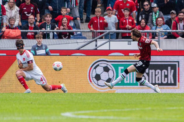 Hannover, Deutschland 17. Mai 2026: 2. BL - 2025 2026 - Sp. 34 - Hannover 96 gegen 1. FC Nürnberg Im Bild: Kolja Nuno Oudenne (HAN) macht das Tor zum 1:1 DFL DFB regulations prohibit any use of photographs as image sequences and or quasi-video Heinz von Heiden Arena Niedersachsen Copyright: xFotostandx xKruczynskix