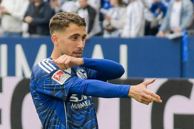 Adil Aouchiche (Schalke 24) erzielt das Tor zum 1:0 17.05.2026 ¢ Fussball ¢ FC Schalke 04 vs Eintracht Braunschweig, Veltins-Arena, Gelsenkirchen, DFB DFL REGULATIONS PROHIBIT ANY USE OF PHOTOGRAPHS AS IMAGE SEQUENCES AND OR QUASI-VIDEO