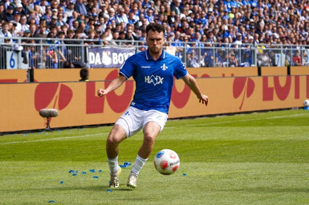 Deutschland: Fußball 2. Liga 2025 2026, 34. Spieltag - SV Darmstadt 98 vs SC Paderborn 07 Merck-Stadion am Böllenfalltor (Darmstadt): Sergio Lopez (SVD, 2) am Ball Copyright: xTobiasxWentzellx