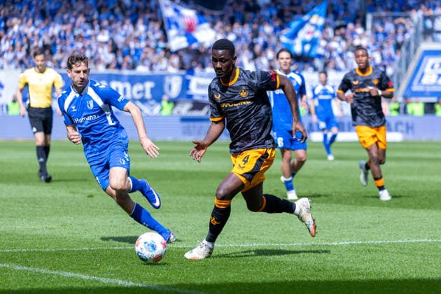 Deutschland: 2.Bundesliga, 34. Spieltag, Saison 2025 2026, 1.FC Magdeburg vs 1. FC Kaiserslautern Avnet Arena (Magdeburg) : Nollenberger Alexander (1. FC Magdeburg, 17) im Zweikampf gegen Gyamfi Maxwell (1. FC Kaiserslautern, 4) Copyright: xMichellexLukax