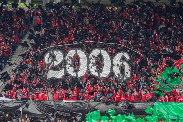 Deutschland: Fussball 2.Bundesliga 2025 2026, 34. Spieltag - Hannover 96 vs 1. FC Nürnberg - Heinz von Heiden Arena Stadion (Hannover): Zuschauer, Fans, Tribüne, Fahne, Transparent, Spruchband, Choreographie, Fanchoreo, Hannover Copyright: xAymanxAlahmedx
