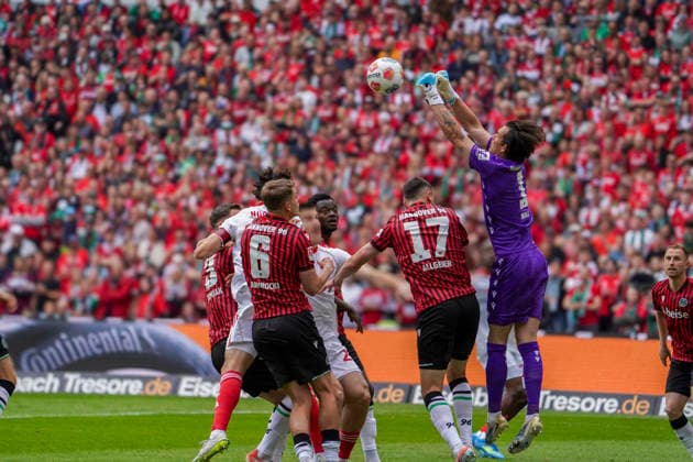 Deutschland: Fussball 2.Bundesliga 2025 2026, 34. Spieltag - Hannover 96 vs 1. FC Nürnberg - Heinz von Heiden Arena Stadion (Hannover): Nahuel Noll (Hannover 96, 1) Hannover Copyright: xAymanxAlahmedx