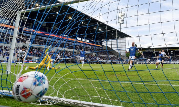 17.05.2026, xfux, Fussball 2.Bundesliga, SV Darmstadt 98 - SC Paderborn 07 v.l. Torschuetze Torschütze Stefano Marino (SC Paderborn), Marcel Schuhen (SV Darmstadt 98) Goal scored, Tor zum 0:1 (DFL DFB REGULATIONS PROHIBIT ANY USE OF PHOTOGRAPHS as IMAGE SEQUENCES and or QUASI-VIDEO) Darmstadt
