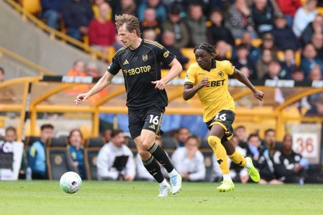 Sander Berge of Fulham and Mateus ManÃ of Wolverhampton Wanderers Wolverhampton Wanderers v Fulham, Premier League, Football, Molineux, Wolverhampton, UK - 17 May 2026Wolverhampton Molineux United Kingdom EDITORIAL USE ONLY No use with unauthorised audio, video, data, fixture lists, club league logos or live services. Online in-match use limited to 120 images, no video emulation. No use in betting, games or single club league player publications.  Copyright: xRyanxBrowne Shutterstockx 16877463df