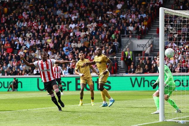 Dango Ouattara of Brentford scores their sides first goal past Dean Henderson of Crystal Palace Brentford v Crystal Palace, Premier League, Football, Gtech Community Stadium, London, UK - 17 May 2026London Gtech Community Stadium United Kingdom EDITORIAL USE ONLY No use with unauthorised audio, video, data, fixture lists, club league logos or live services. Online in-match use limited to 120 images, no video emulation. No use in betting, games or single club league player publications.  Copyright: xMichaelxZemanek Shutterstockx 16877452r