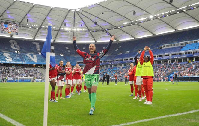 Foto : Torhüterin Maria Luisa GROHS (FC Bayern) nimmt Abschied von den Fans Fussball Pixel Bundesliga der Frauen 26. Spieltag am So. 17.05.2026 Hamburger SV - FC Bayern München