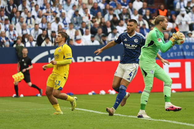 Loris Karius (FC Schalke 04) beim Spiel der 2. Bundesliga (Saison 2025 26) FC Schalke 04 - Eintracht Braunschweig - Copyright: Thomas Pakusch