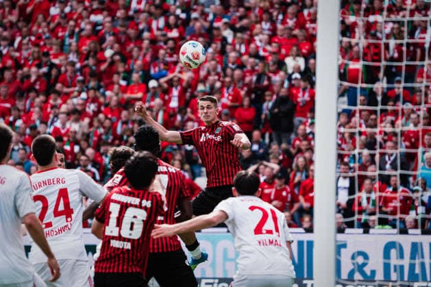 2. Bundesliga: Hannover 96 vs. 1. FC Nürnberg, 17.05.2026 Maik Nawrocki (Hannover 96, 6) köpft den Ball aufs Tor; Fußball, 2. Bundesliga, 34. Spieltag: Hannover 96 vs. 1. FC Nürnberg am 17.05.2026 in der Heinz von Heiden Arena, Hannover DFL REGULATIONS PROHIBIT ANY USE OF PHOTOGRAPHS AS IMAGE SEQUENCES AND OR QUASI-VIDEO. Copyright: xBEAUTIFULxSPORTS Tonhäuserx
