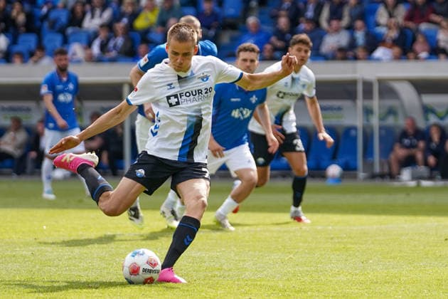 Deutschland: Fußball 2. Liga 2025 2026, 34. Spieltag - SV Darmstadt 98 vs SC Paderborn 07 Merck-Stadion am Böllenfalltor (Darmstadt): Filip Bilbija (SCP, 7) verschießt einen Elfmeter Copyright: xTobiasxWentzellx