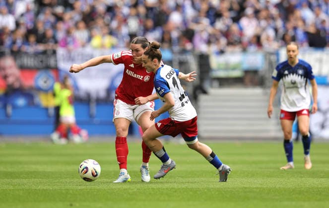 Foto : Vanessa GILLES (FC Bayern) gegen Michela CROATTO (HSV) Fussball Pixel Bundesliga der Frauen 26. Spieltag am So. 17.05.2026 Hamburger SV - FC Bayern München