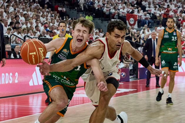 Sport Bilder des Tages Deutsche Basketball Bundesliga (BBL), FC Bayern München Basketball vs VET-CONCEPT GLADIATORS Trier, München FC Bayern Basketball, Trier VET-CONCEPT GLADIATORS, 2026-05-17 in München (SAP Garden) ASHWORTH Steven (VET-CONCEPT GLADIATORS TRIER Point Guard (PG) Nr1-TRI1), DA SILVA Oscar (FC Bayern München Basketball Power Forward (PF) Nr1-FCBB1) sportworld München SAP Garden Bayern Deutschland