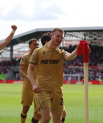 Premier League - Brentford FC v Crystal Palace FC LONDON, ENGLAND, MAY 17: GOAL 2-1. Adam Wharton of Crystal Palace goal celebration after scoring his first goal for Crystal Palace during the Premier League match between Brentford FC v Crystal Palace FC at GTECH Community Stadium, London, England, on May 17. (Photo by Daniel Weir) London GTCH Community Stadium England Copyright: xDanielxWeir SportsxPressxPhotox Sportspressphoto_SPR148723