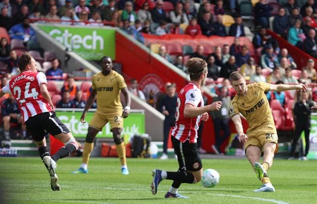 Premier League - Brentford FC v Crystal Palace FC LONDON, ENGLAND, MAY 17: GOAL 2-1, Adam Wharton of Crystal Palace scores his first goal for Crystal Palace to put Crystal Palace 2-1 ahead during the Premier League match between Brentford FC v Crystal Palace FC at GTECH Community Stadium, London, England, on May 17. (Photo by Daniel Weir) London GTCH Community Stadium England Copyright: xDanielxWeir SportsxPressxPhotox Sportspressphoto_SPR148728